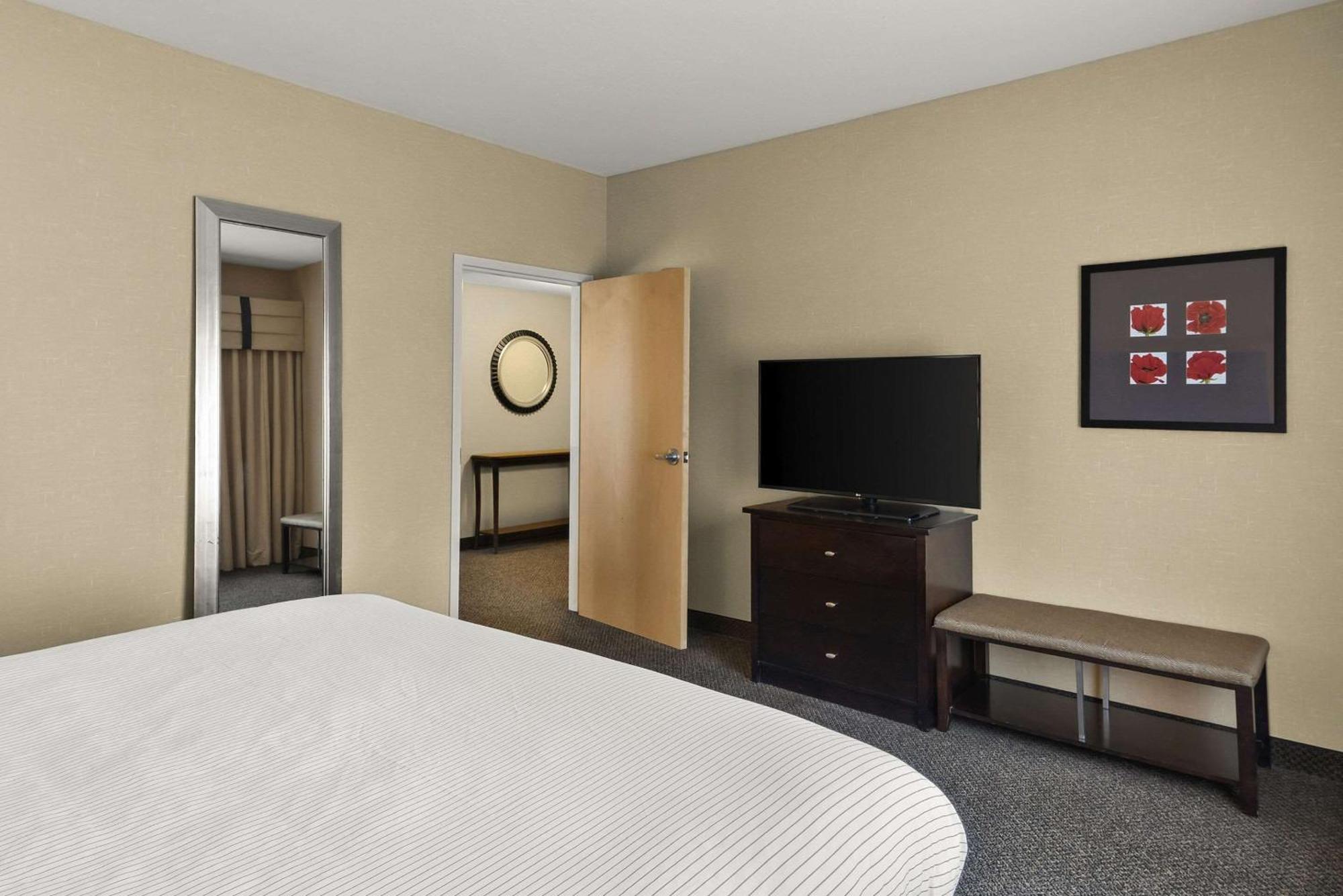 แคมเบรีย โฮเต็ล โคลัมบัส - โพลาริส Hotel ภายนอก รูปภาพ