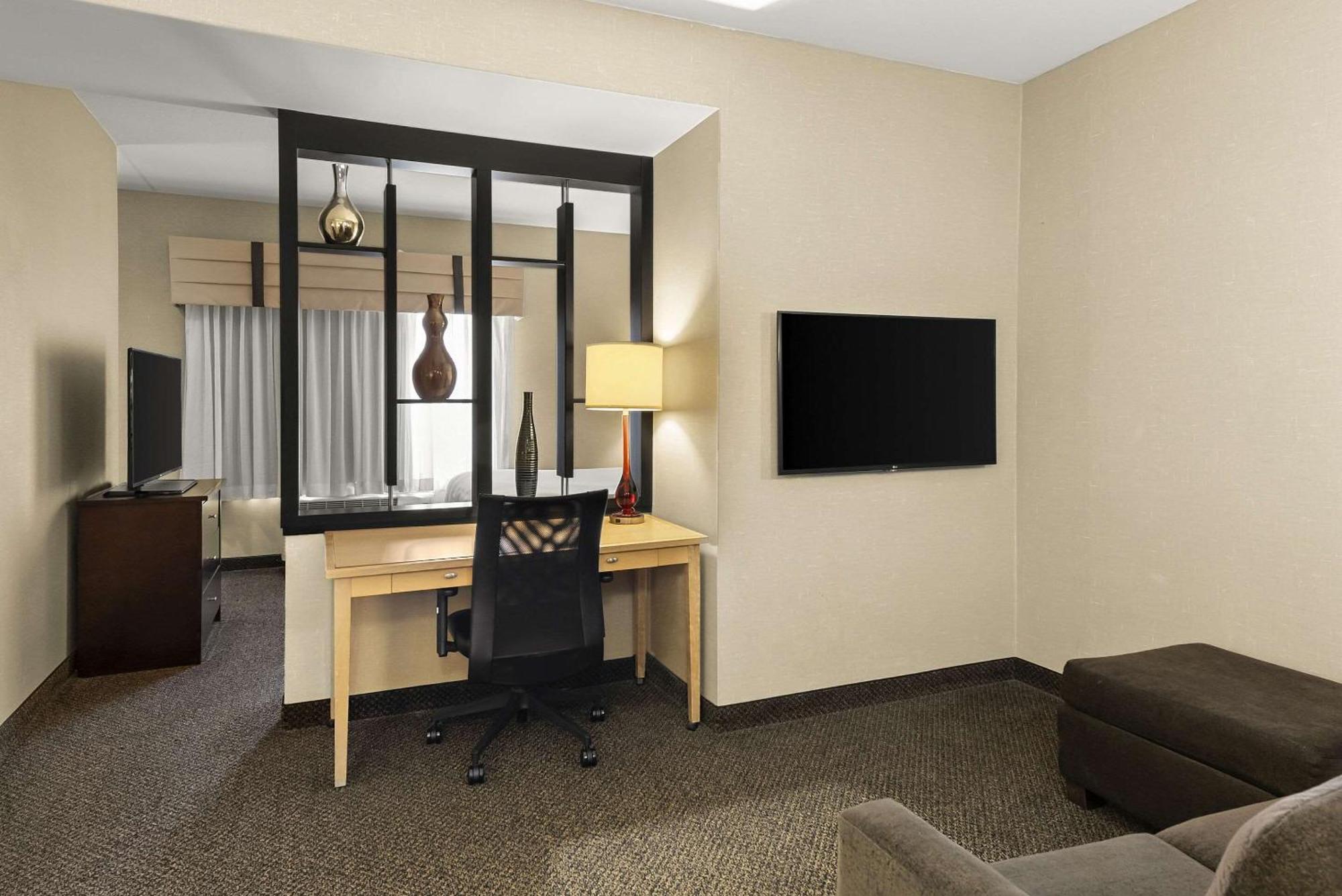 แคมเบรีย โฮเต็ล โคลัมบัส - โพลาริส Hotel ภายนอก รูปภาพ