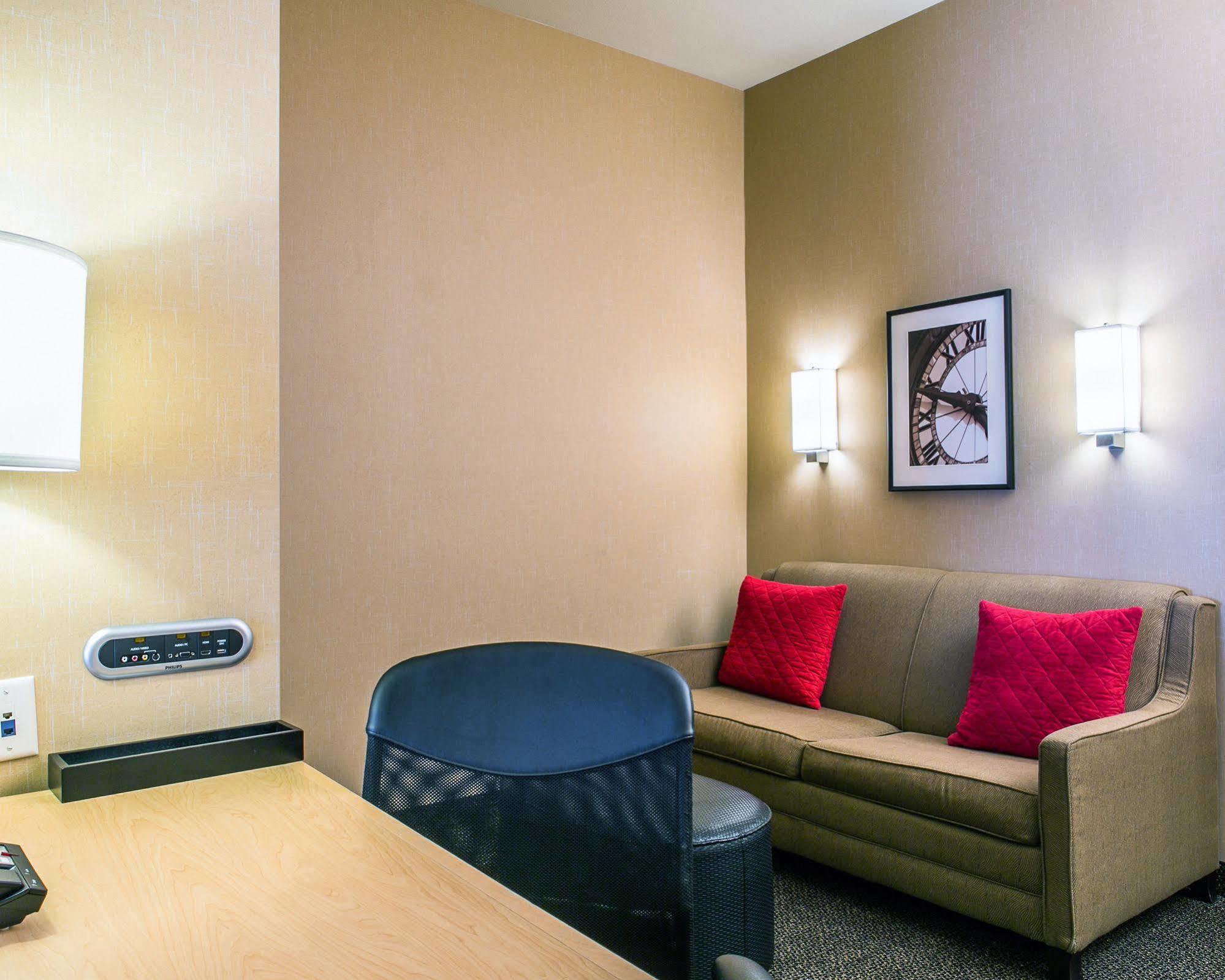 แคมเบรีย โฮเต็ล โคลัมบัส - โพลาริส Hotel ภายนอก รูปภาพ