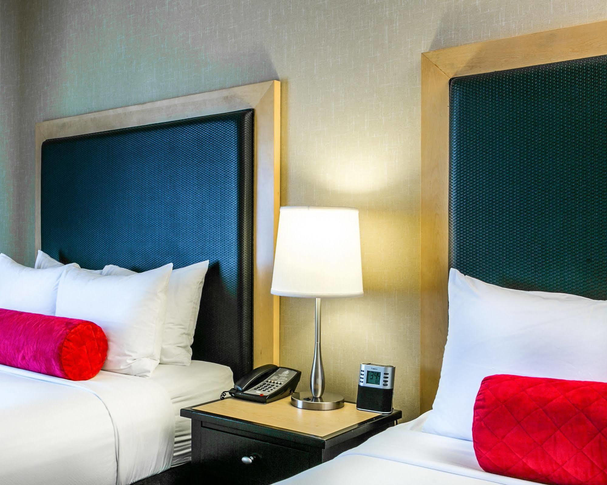 แคมเบรีย โฮเต็ล โคลัมบัส - โพลาริส Hotel ภายนอก รูปภาพ