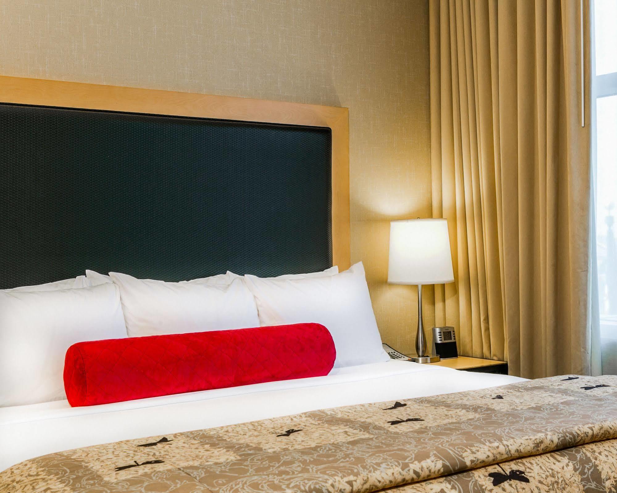 แคมเบรีย โฮเต็ล โคลัมบัส - โพลาริส Hotel ภายนอก รูปภาพ