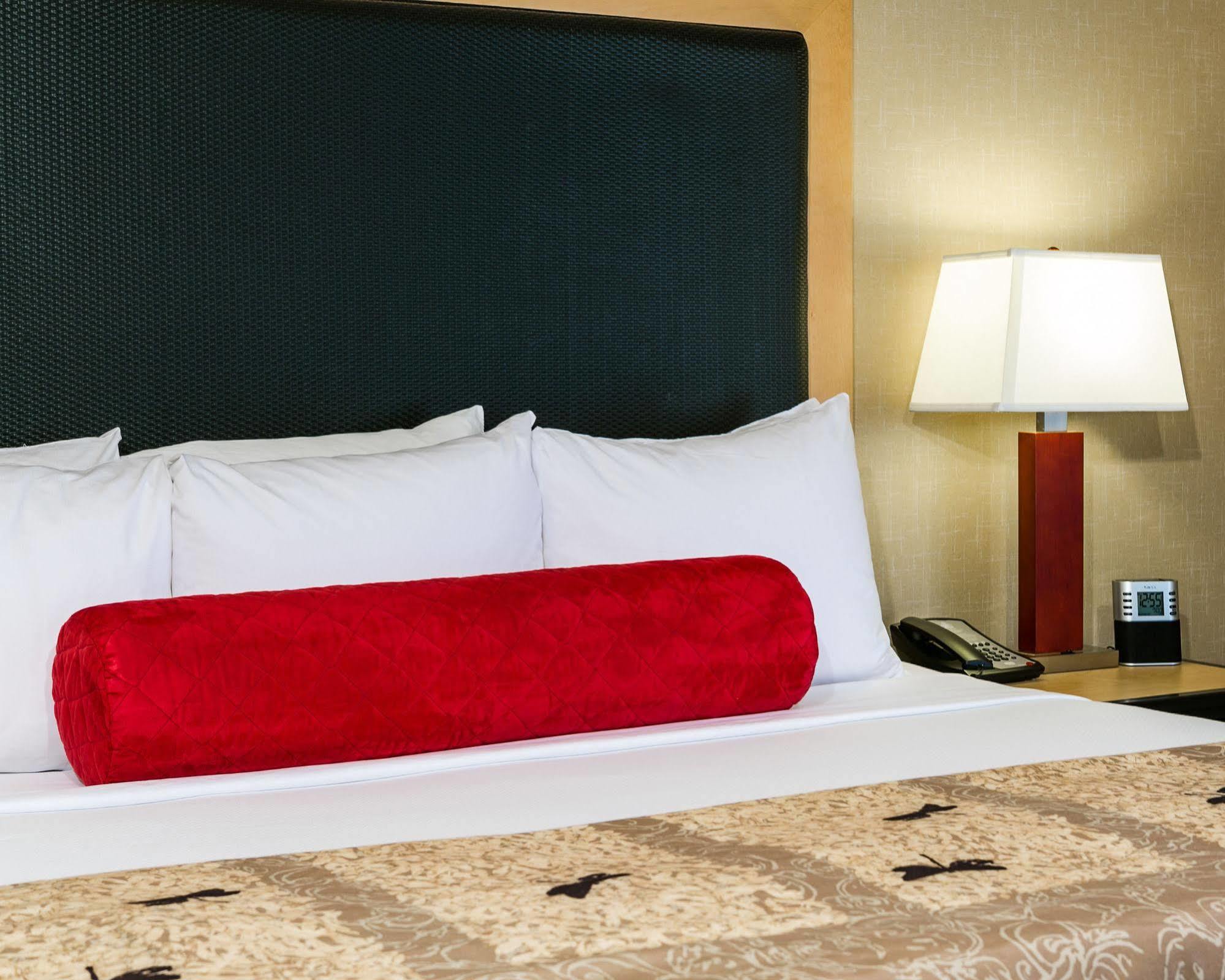 แคมเบรีย โฮเต็ล โคลัมบัส - โพลาริส Hotel ภายนอก รูปภาพ